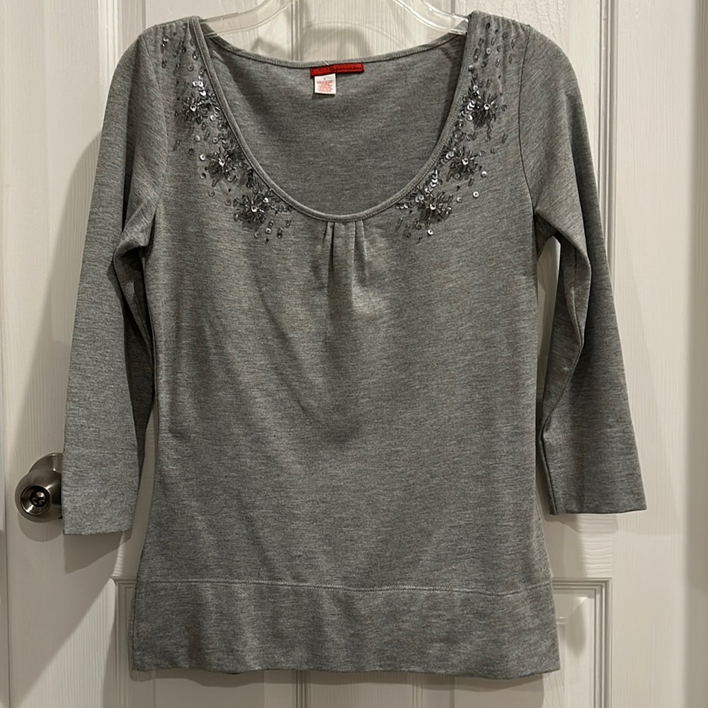 Tape Measure size small gray top